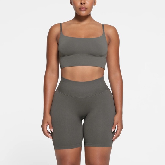 SKIMS NWT Fits Everybody Cropped Cami Top Bralette Size L Gray Gunmetal Rare - Picture 1 of 5